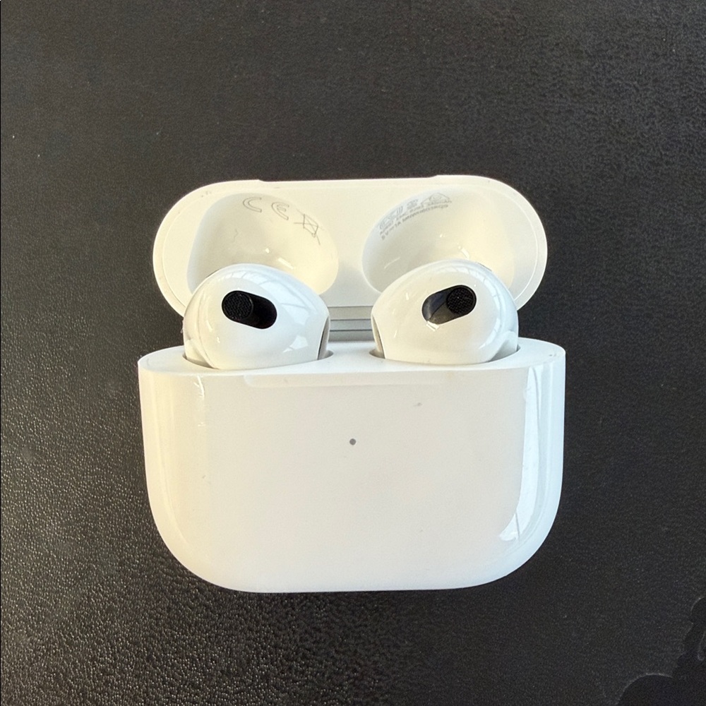 Apple AirPods Gen 3